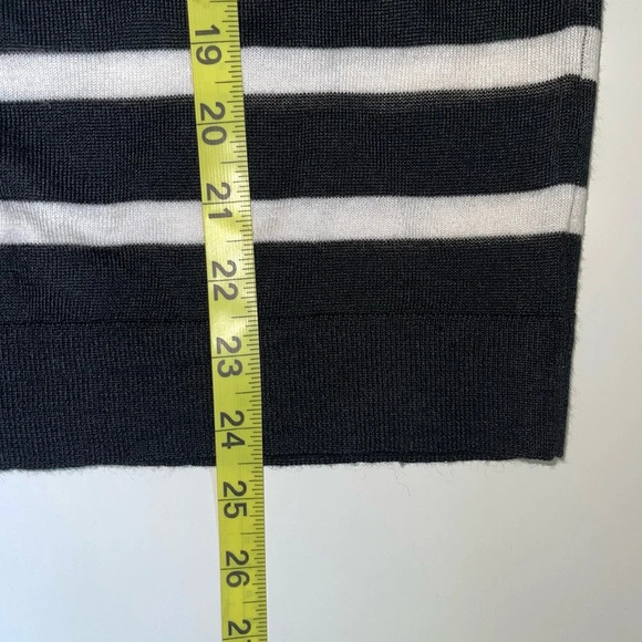 Ann Taylor LOFT Black & White Striped Sequin Shoulders Sweater Medium Women’s - Picture 8 of 11